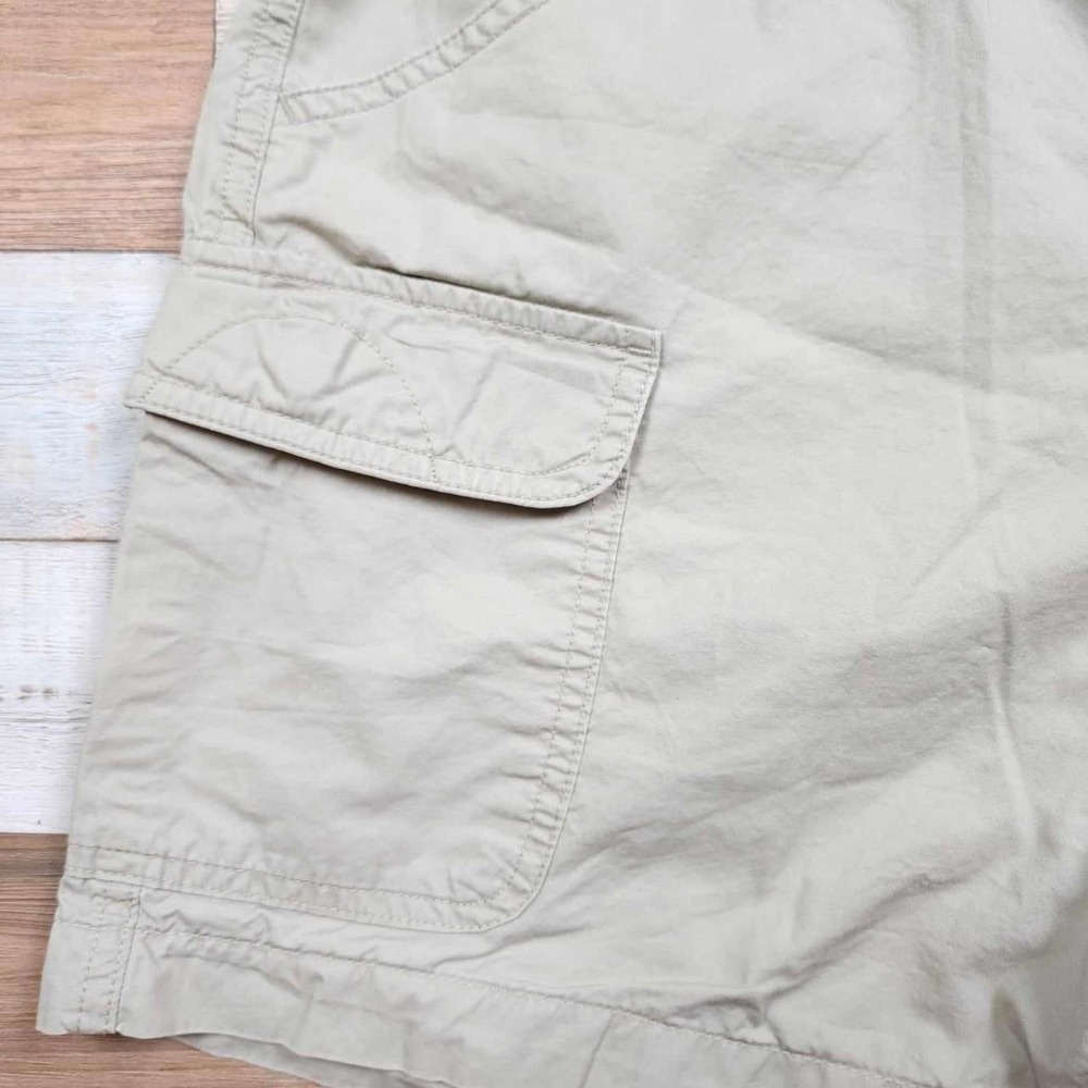 Columbia Women's Khaki Cargo Hiking Shorts - Size Medium - Picture 2 of 5